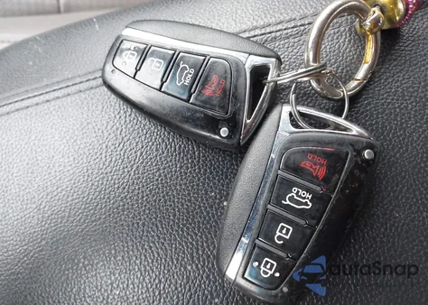 2013 Hyundai Santa Fe Sport z USA, uszkodzony, nr VIN 5XYZUDLB0DG084241